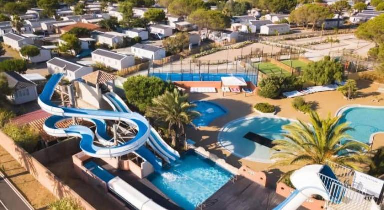 Spacieux Mobilhome Petit coin de paradis Camping MAR ESTANG 4 Etoiles et pied dans la mer — photo 3
