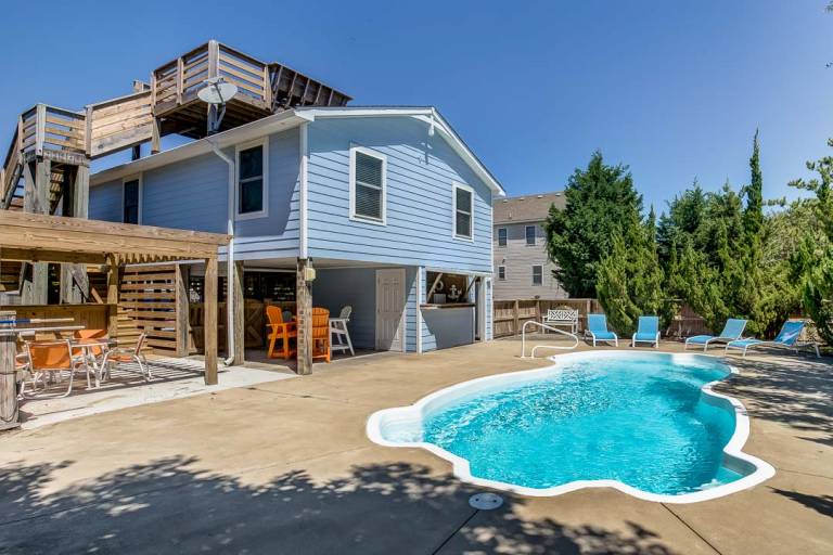 Vacation home with barbecue & private pool — photo 4