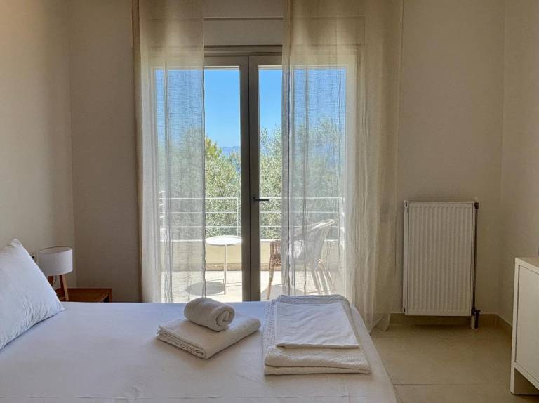 Villa 'Ktima Bird Paradise - Three-Bedroom' with Sea View, Balcony and Wi-Fi — photo 5