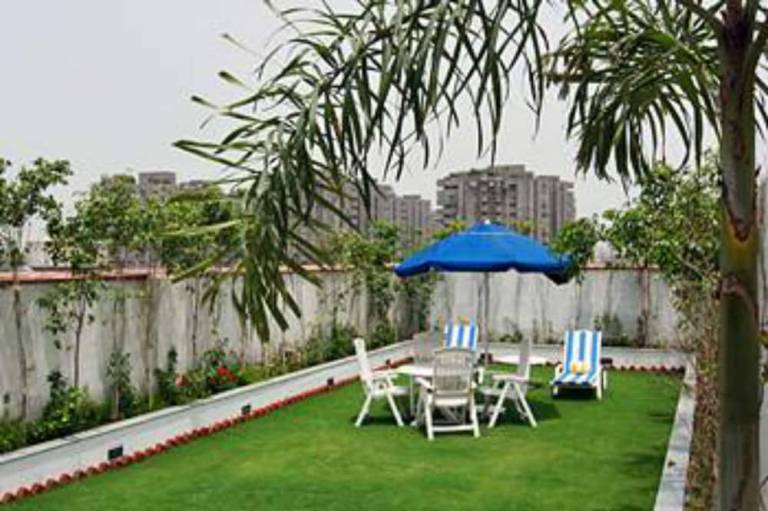 Lemon Tree Hotel East Delhi Mall Kaushambi