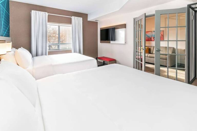 Comfort Suites London