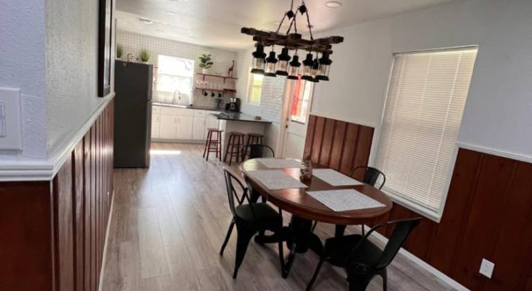 Fully equipped ample vacation home with patio, yard & barbeque | Perfect for remote work | Pets are welcome — photo 2