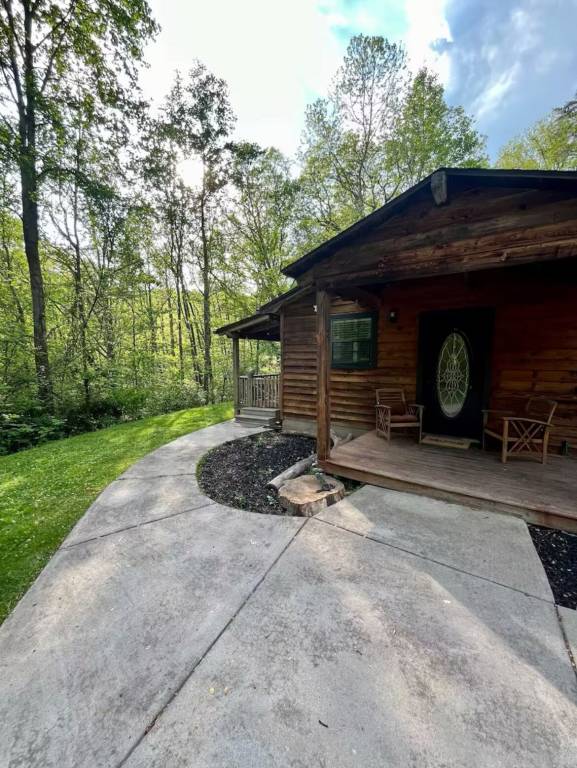 Cabin  Seymour