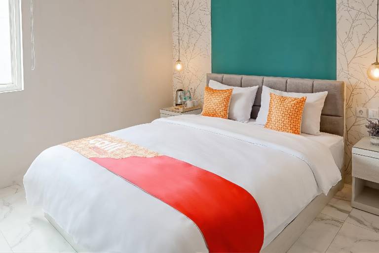 Roso Tentrem by Calli Rooms