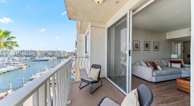 Acacia Waterfront Marina Views Pool Gym Jacuzzi And Sauna — photo 2