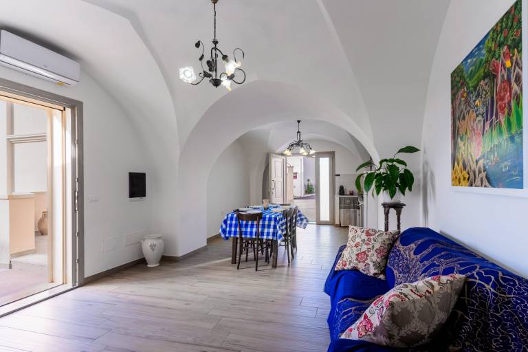 Apartment 'Casa Vacanza Sotto La Lizza' with Private Terrace and Air Conditioning — photo 4