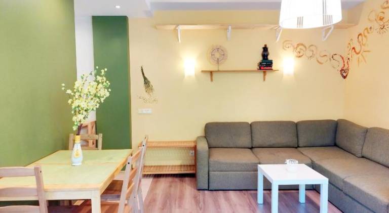 Trendy Old Town Area - Paupys Nature Treat & Free Parking — photo 2