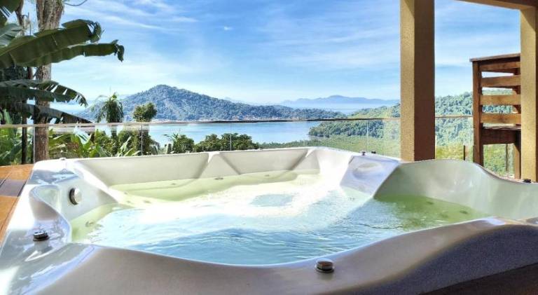 House with pool & jacuzzi — photo 4