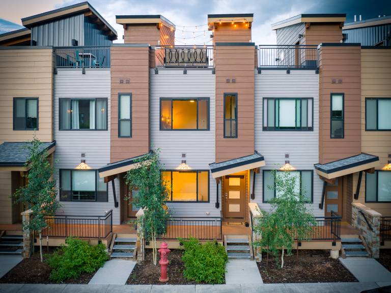 Downtown WP Villa 296 I Private Rooftop Hot Tub I Great Views I Discounted Attractions in Winter Park, CO