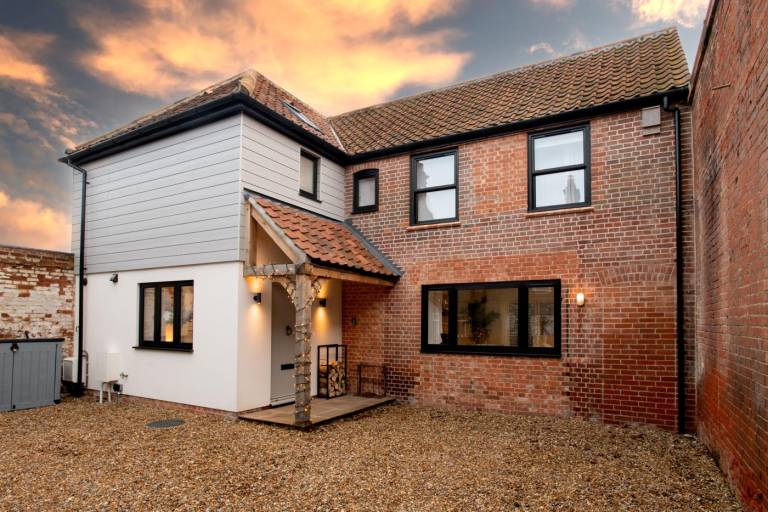 Fully equipped beautiful cottage with yard | Close to the beach | Pet-friendly in Cromer