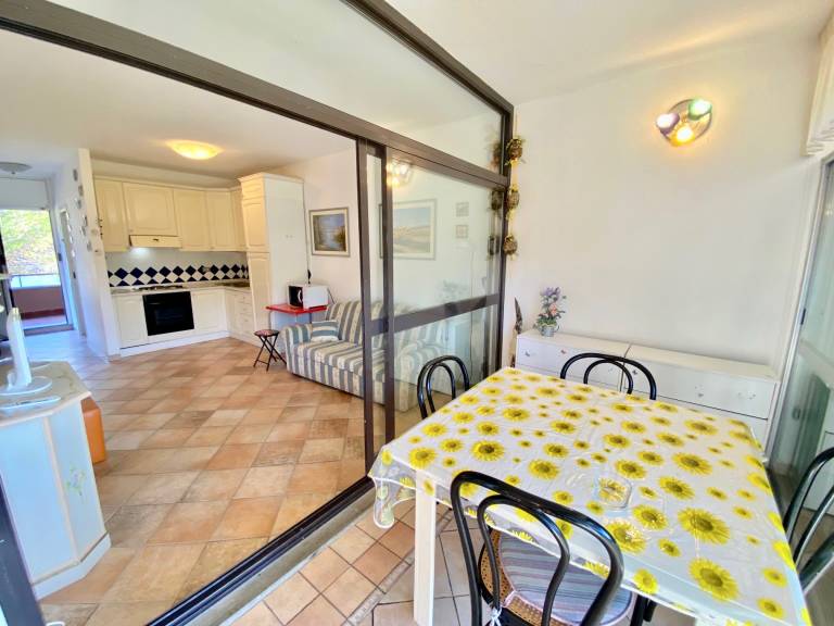 Beautiful apartment with pool, patio & yard | Pet-friendly — photo 4
