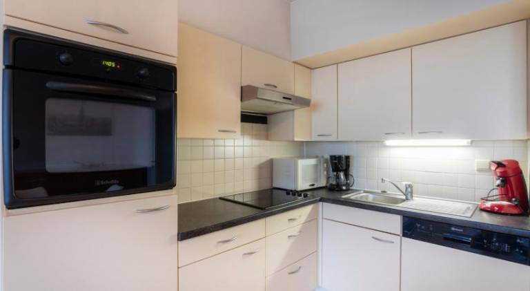 Holiday apartment with 2 rooms for 6 persons — photo 3