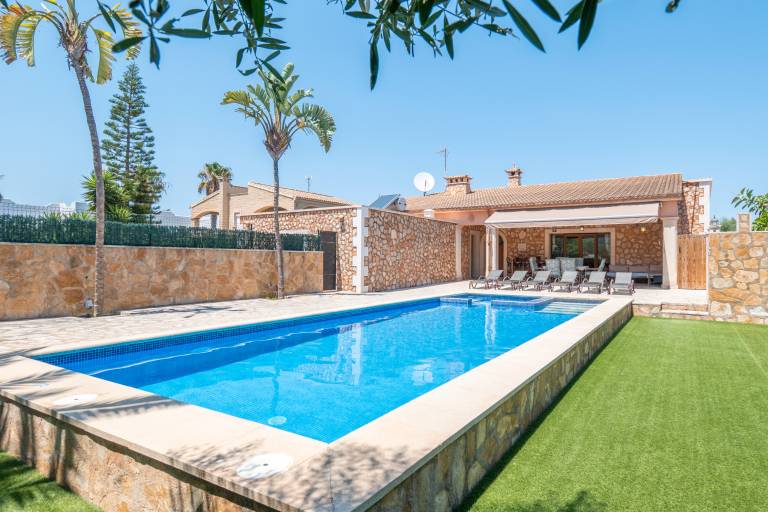 Villa Leon mit privatem Pool WLAN und Klimaanlage