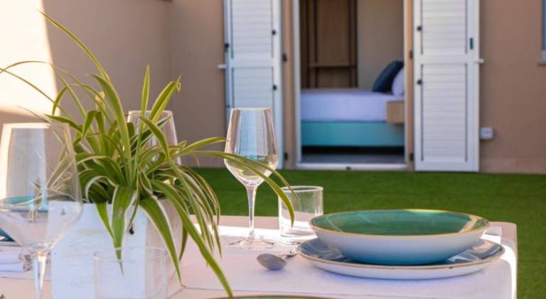Holiday apartment with terrace & yard — photo 2