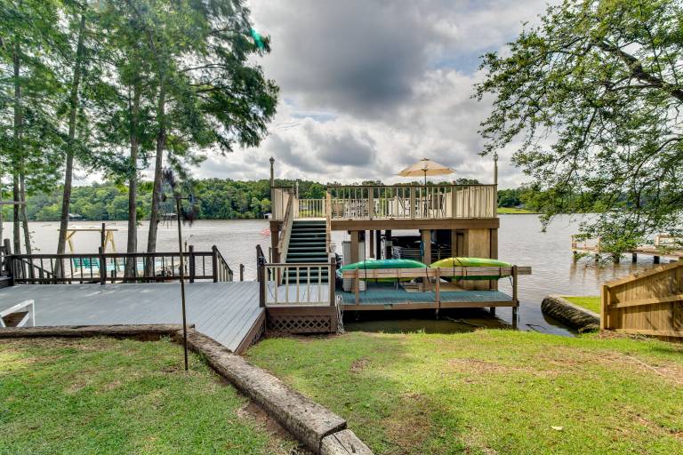 Private Dock + Fire Pit: Gantt Lake Getaway! — photo 2