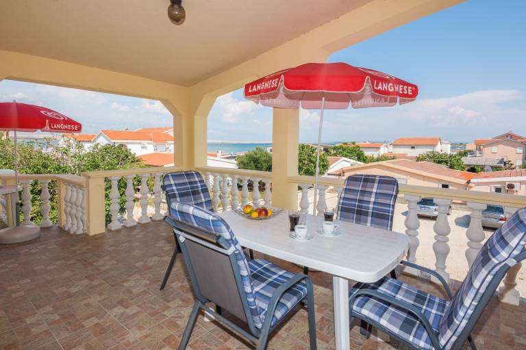 Apartment Vir