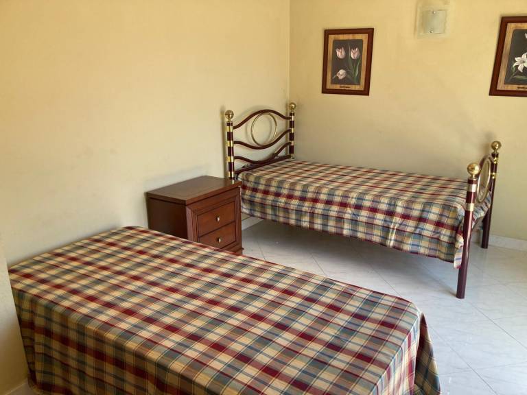 Rental apartment with yard & barbecue — photo 5