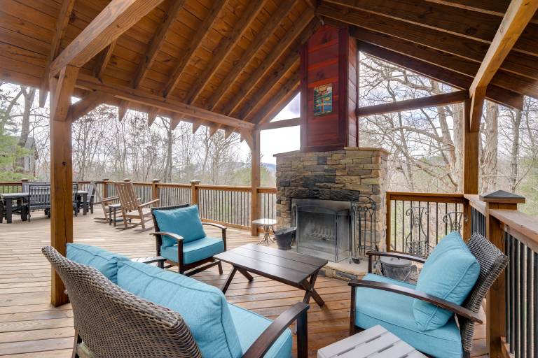 Blue Ridge Retreat: Epic Game Room & Luxe Hot Tub — photo 2