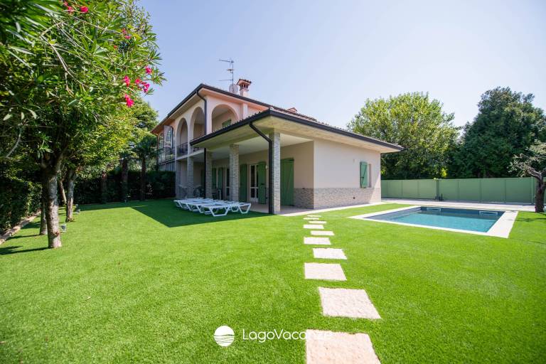 Villa with garden, private pool & BBQ — photo 3