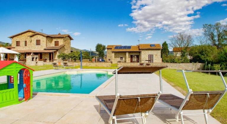 Lovely apartment with pool, BBQ & garden | Dogs allowed in Manciano
