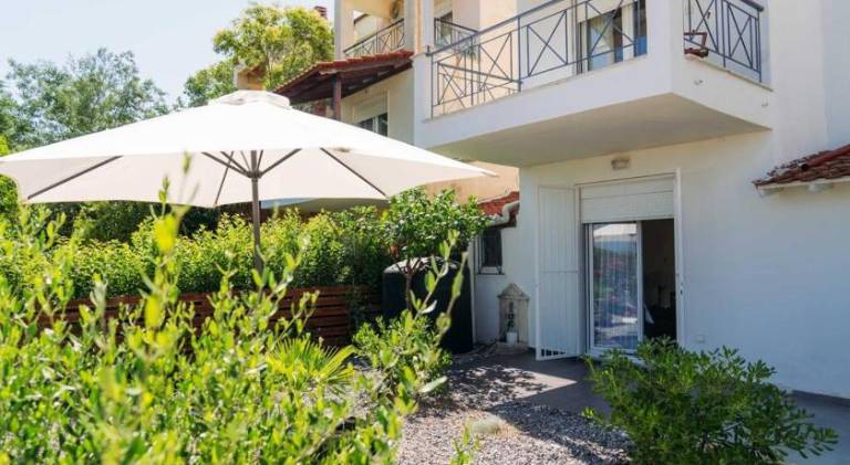 Fully equipped house with yard, patio & private pool | Perfect for remote work | Pet-friendly — photo 5