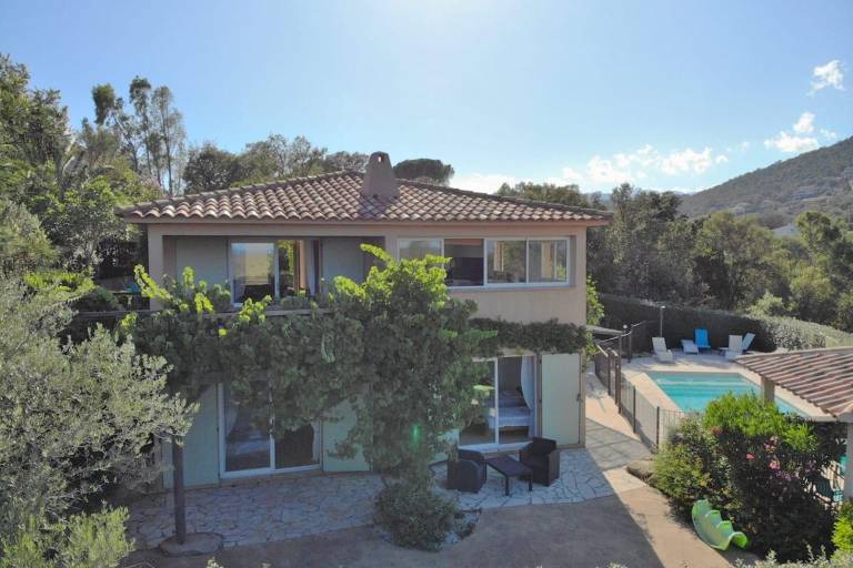 Villa with heated pool, terrace & barbecue | Mountain view — photo 3
