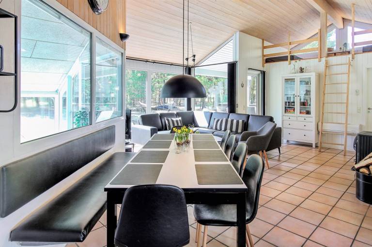 House with hot tub, private pool & patio — photo 4