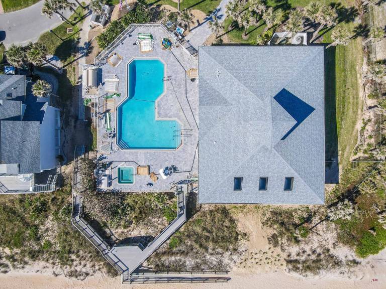 Sea Colony Cottage - Beachside cottage in beachfront community w pool — photo 2