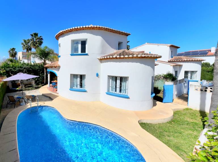 Villa with private pool, grill & patio — photo 5