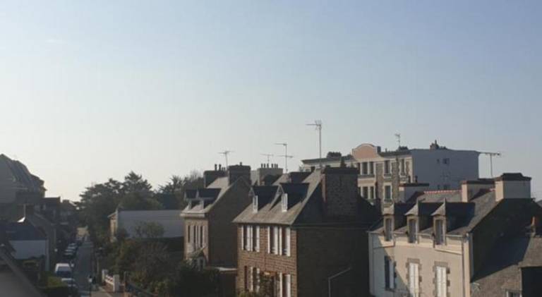 Rental apartment with 1 room for 4 persons in Dinard