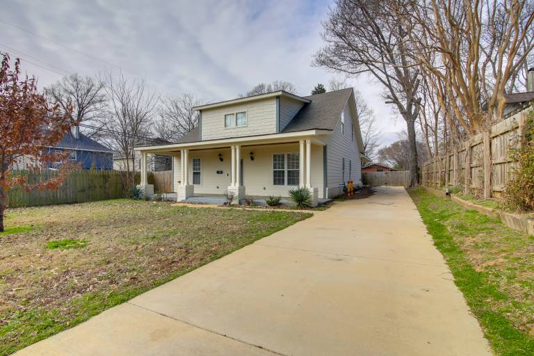 Walk to Live Music! Midtown Memphis Home w/ Yard in Memphis, TN