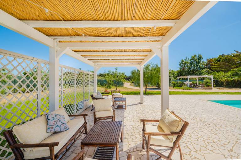 Fully equipped villa with yard, BBQ & private pool | Dogs allowed — photo 4