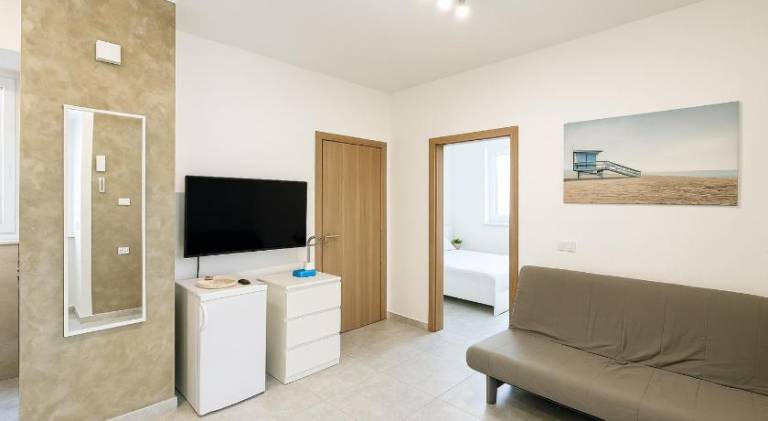 Apartment with 1 room for 4 persons — photo 2