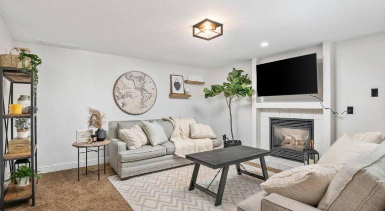 Vacation home with hot tub in Vancouver, WA