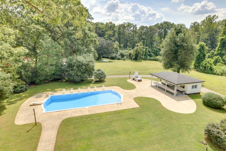 Home on Sprawling Estate 6 Mi to Dtwn Spartanburg