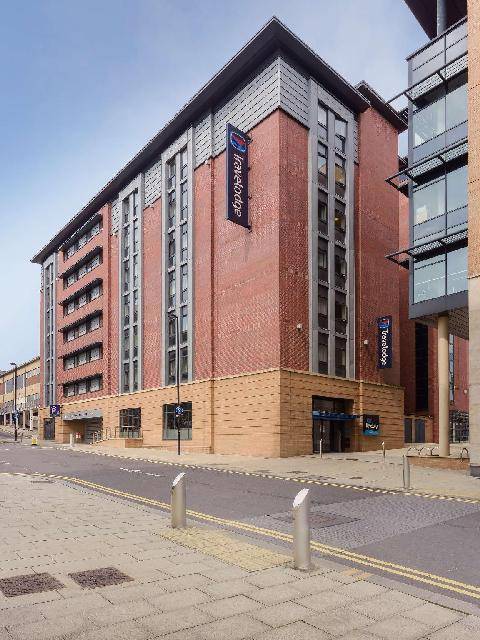 Travelodge Sheffield Central — photo 3