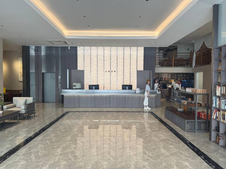 Walling Hotel - Auto Expo Center Jinyu Metro Station — photo 2