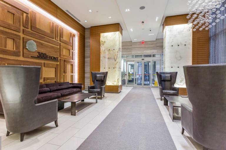 Toronto Rooms and Suites in Toronto, ON