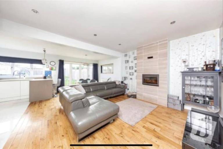 Accommodation Romford