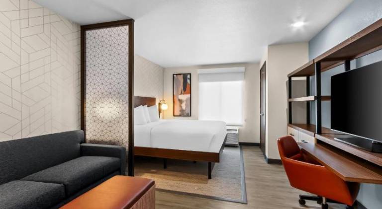 Everhome Suites Chandler Phoenix Fashion Center in Chandler, AZ