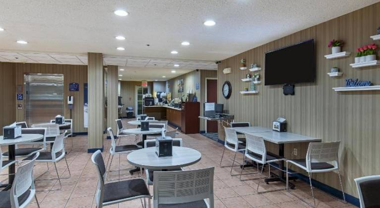 Microtel Inn & Suites by Wyndham Dry Ridge — photo 3