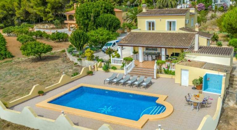 Fully equipped lovely villa with patio, barbecue & private pool | Pets allowed — photo 5