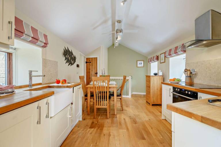 Fully equipped cottage with yard | Pets allowed — photo 4