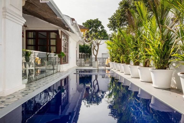 Villa with garden, patio & private pool | Perfect for remote work — photo 3