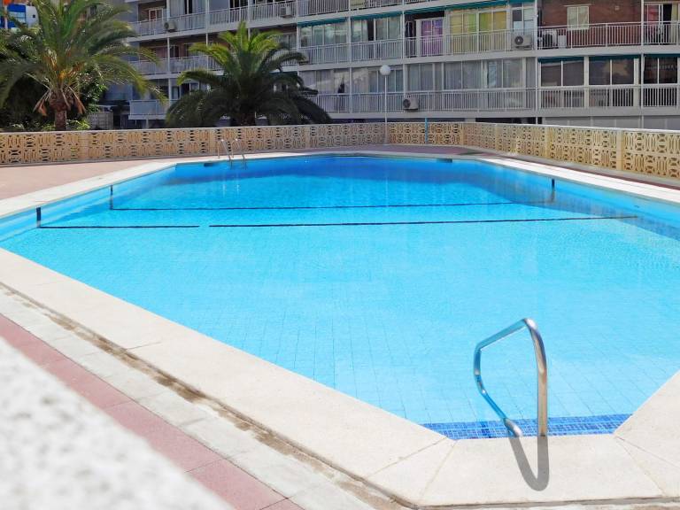 Apartment with pool & terrace — photo 5