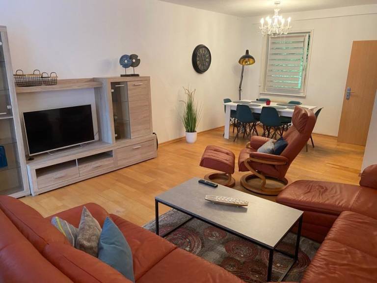Family-friendly ample rental apartment with garden & terrace | Pets allowed — photo 2