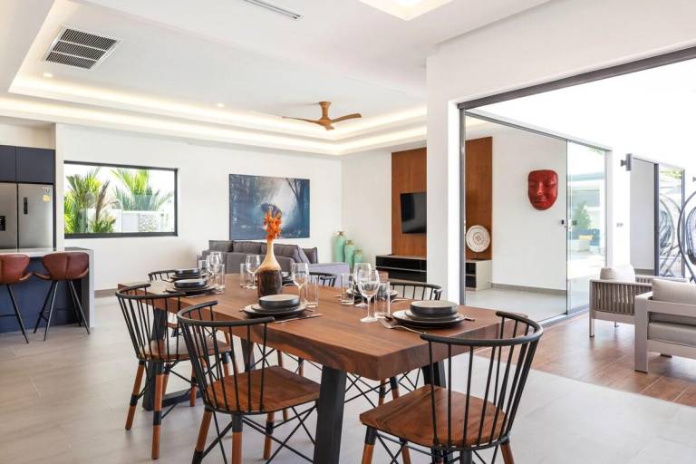 Fully equipped pleasant villa with pool & grill | Beach nearby | Perfect for remote work | Pet-friendly — photo 4
