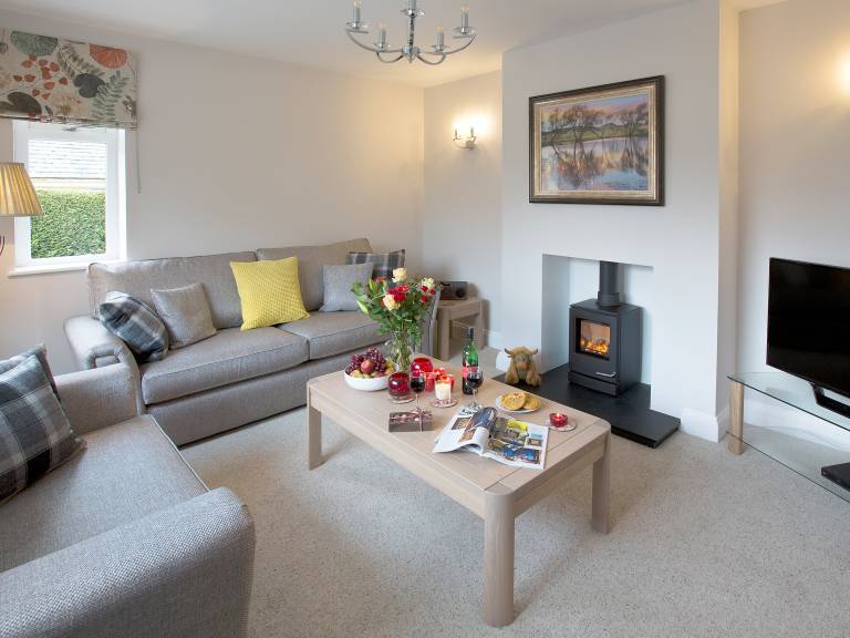 Family-oriented lovely cottage with yard | Pet-friendly — photo 2