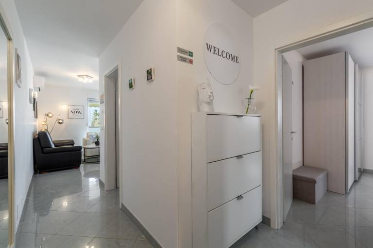 Holiday apartment with patio — photo 5