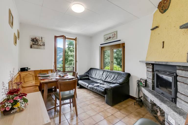 Child-friendly chalet with yard & grill | Mountain view | Pets allowed — photo 3